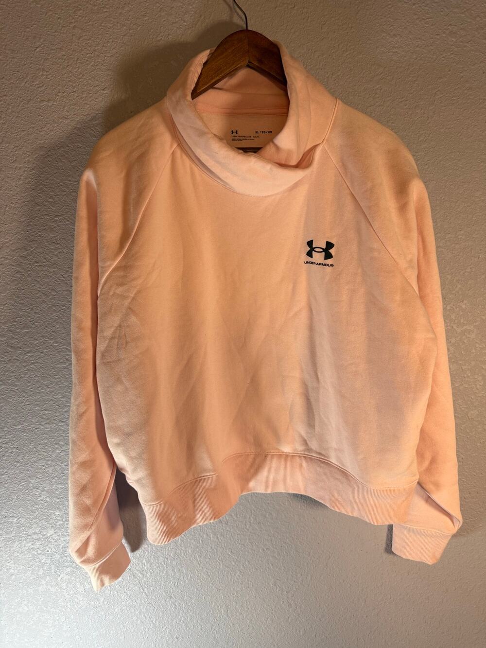 Under Armour XL Peach Cowl Neck Sweatshirt Loose Fit